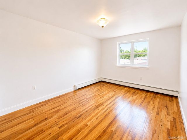 533 Soundview Avenue 3rd Floor, Bronx, NY 10473
