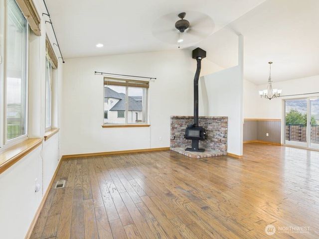 650 S Van Well Avenue, East Wenatchee, WA 98802