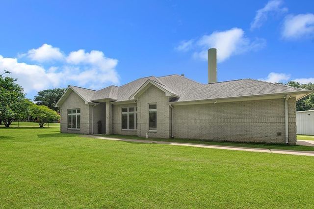 160 Black Forest Drive, Zavalla, TX 75980