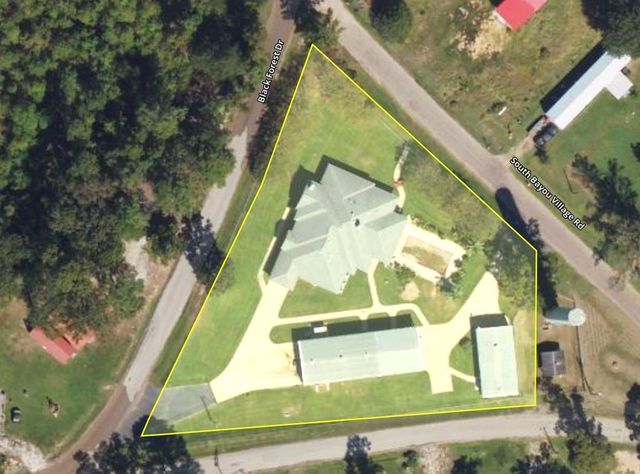 160 Black Forest Drive, Zavalla, TX 75980