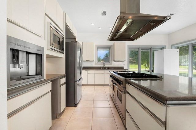 160 Black Forest Drive, Zavalla, TX 75980