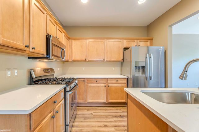 56659 Long Island Drive, Shelby Twp, MI 48316