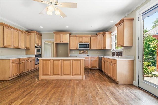 10211 CARNEGIE CLUB DR, Collierville, TN 38017
