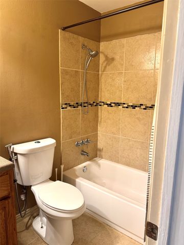 4303 Dugger Drive, Bellmead, TX 76705