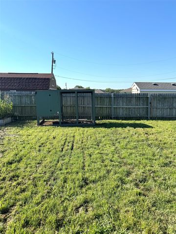 4303 Dugger Drive, Bellmead, TX 76705