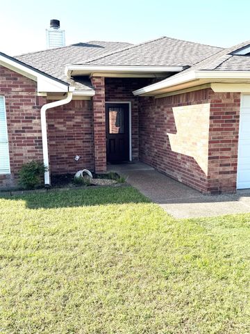 4303 Dugger Drive, Bellmead, TX 76705