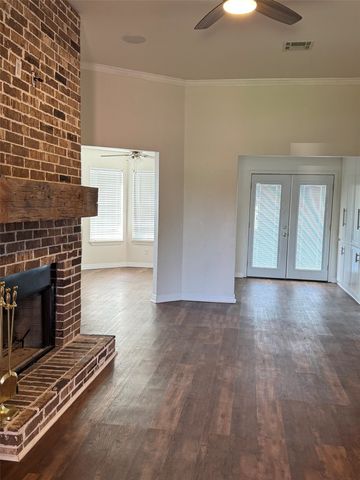 4303 Dugger Drive, Bellmead, TX 76705