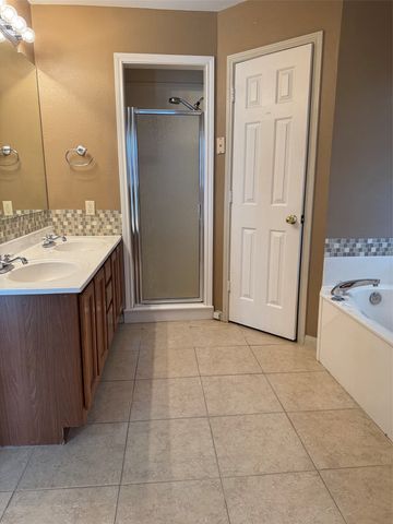 4303 Dugger Drive, Bellmead, TX 76705