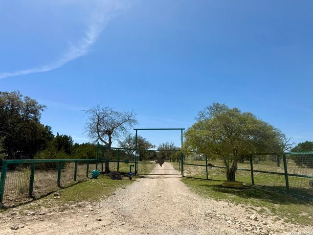 3320 PRIVILEGE CREEK, Pipe Creek, TX 78063