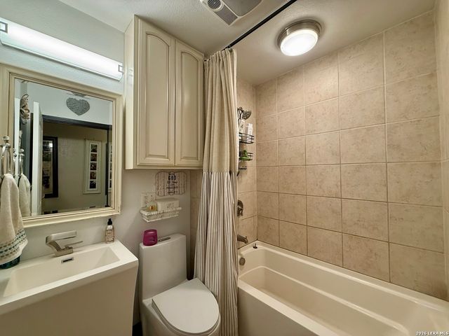 3320 PRIVILEGE CREEK, Pipe Creek, TX 78063