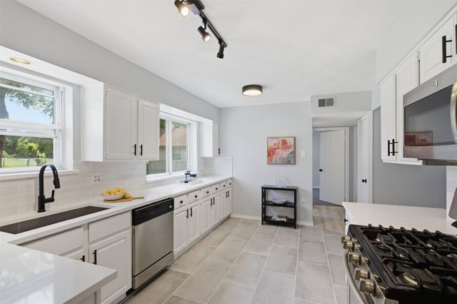 1217 Rosewood Hills Drive, Garland, TX 75040