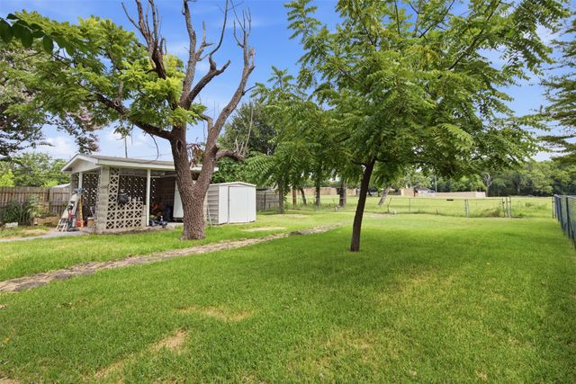 1217 Rosewood Hills Drive, Garland, TX 75040