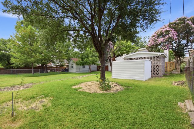 1217 Rosewood Hills Drive, Garland, TX 75040