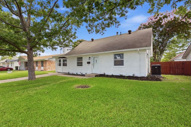 1217 Rosewood Hills Drive, Garland, TX 75040