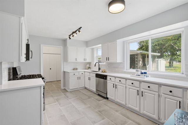 1217 Rosewood Hills Drive, Garland, TX 75040