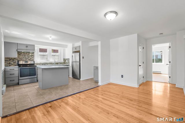 28-32 Starr Avenue 11, Danbury, CT 06810