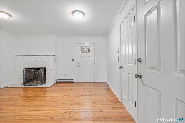 28-32 Starr Avenue 11, Danbury, CT 06810