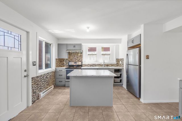 28-32 Starr Avenue 11, Danbury, CT 06810