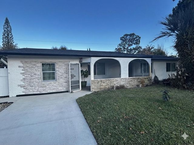 1301 SE Sandpiper Lane, Stuart, FL 34996