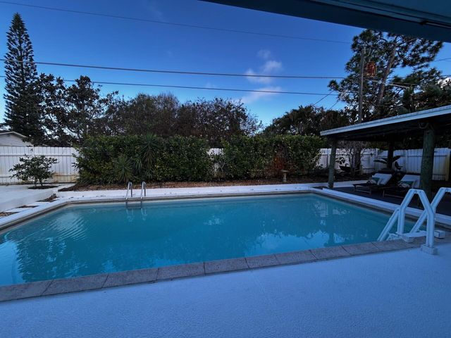 1301 SE Sandpiper Lane, Stuart, FL 34996