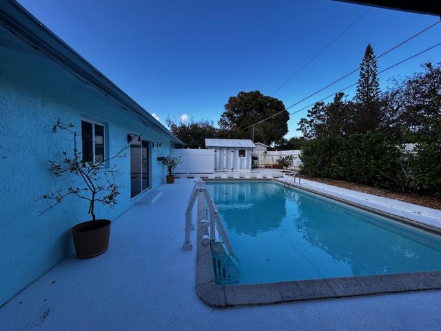 1301 SE Sandpiper Lane, Stuart, FL 34996