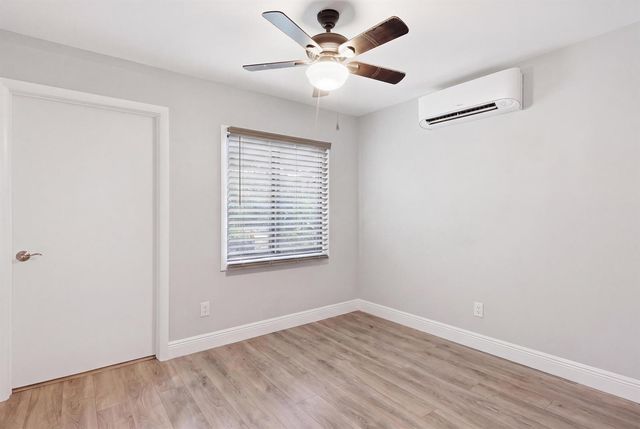 700 NW 102ND Way, Plantation, FL 33324