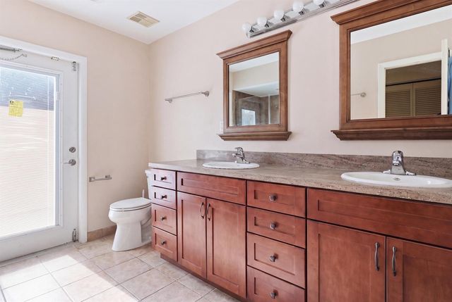 700 NW 102ND Way, Plantation, FL 33324