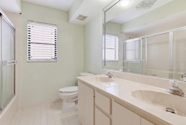 700 NW 102ND Way, Plantation, FL 33324