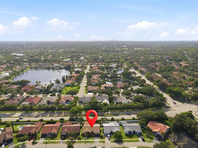 700 NW 102ND Way, Plantation, FL 33324