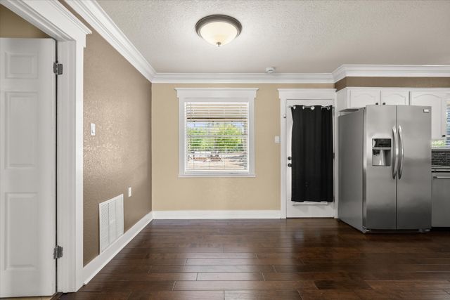 1015 W College Street, Canton, TX 75103