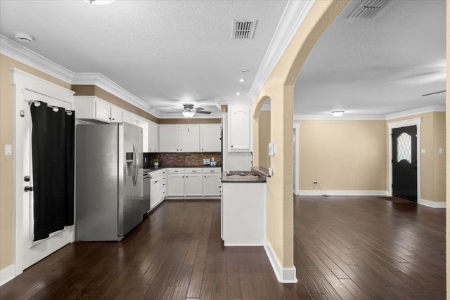 1015 W College Street, Canton, TX 75103