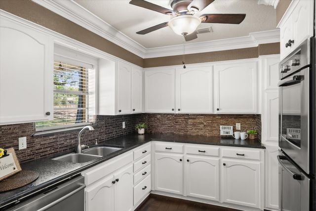 1015 W College Street, Canton, TX 75103
