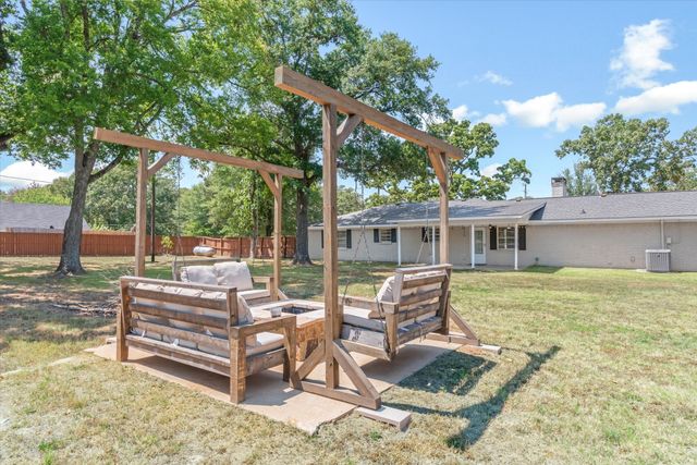 1015 W College Street, Canton, TX 75103