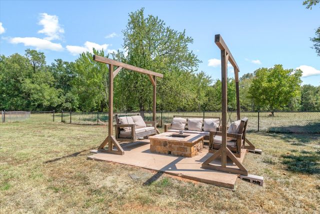 1015 W College Street, Canton, TX 75103