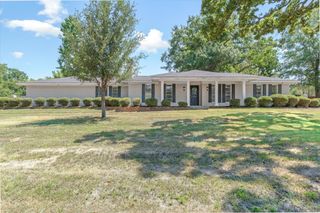 1015 W College Street, Canton, TX 75103