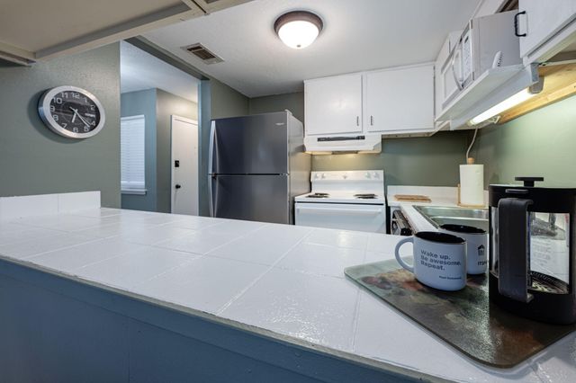 308 SW Miracle Strip Parkway 33B, Fort Walton Beach, FL 32548