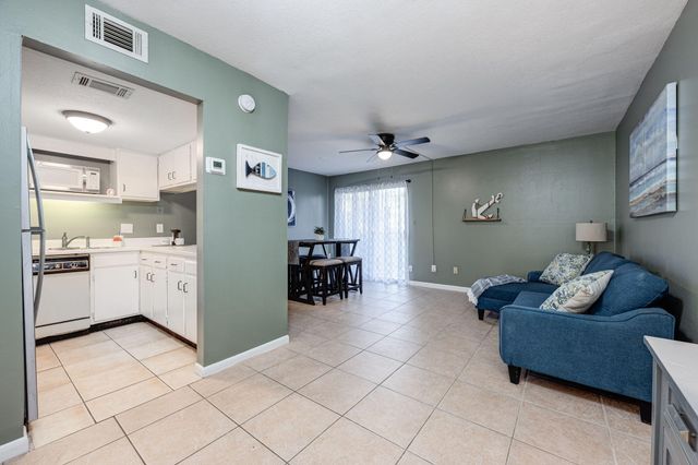 308 SW Miracle Strip Parkway 33B, Fort Walton Beach, FL 32548