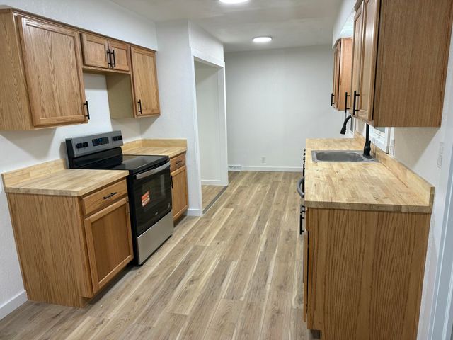 920 N Broadway Avenue, Springfield, MO 65802