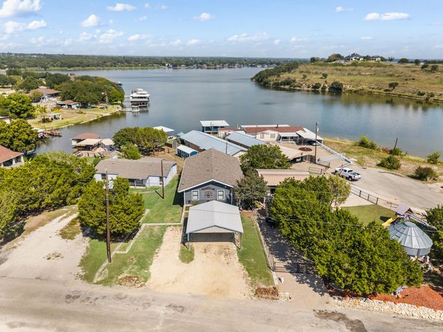 5221 River Ridge Street, Granbury, TX 76048