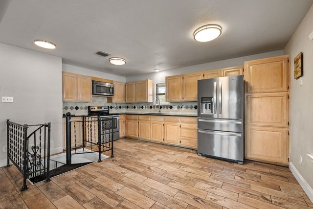 5221 River Ridge Street, Granbury, TX 76048