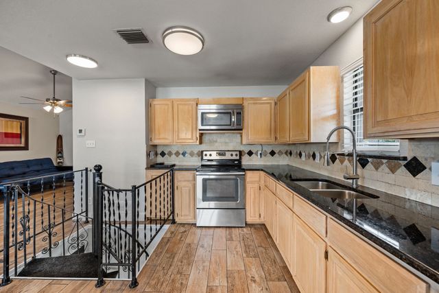 5221 River Ridge Street, Granbury, TX 76048