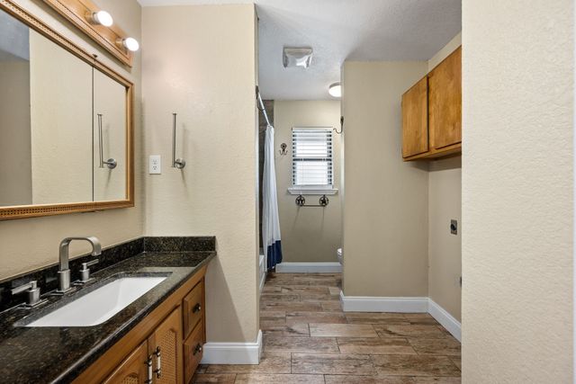 5221 River Ridge Street, Granbury, TX 76048