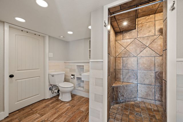 5221 River Ridge Street, Granbury, TX 76048