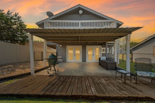 5221 River Ridge Street, Granbury, TX 76048