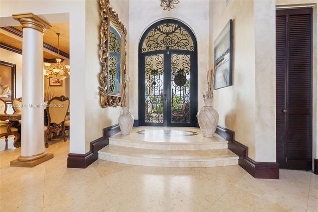 9861 NW 135th St, Hialeah Gardens, FL 33018