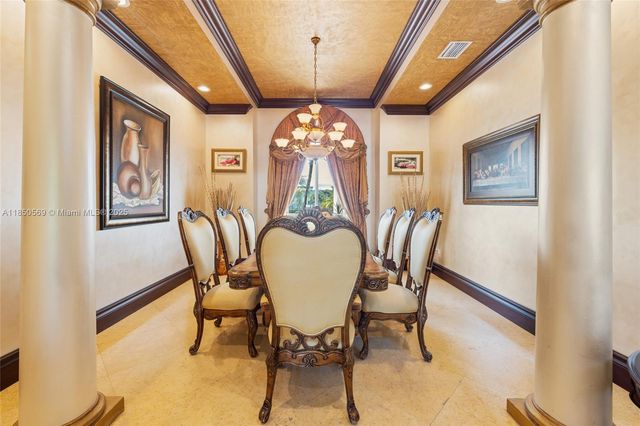 9861 NW 135th St, Hialeah Gardens, FL 33018