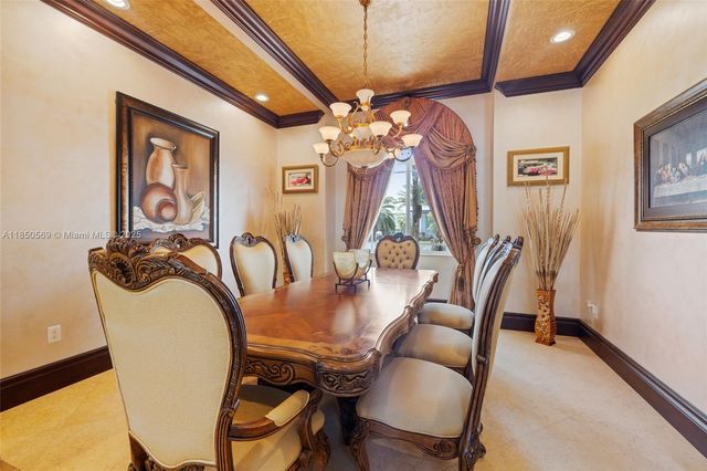 9861 NW 135th St, Hialeah Gardens, FL 33018