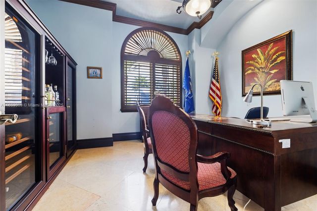 9861 NW 135th St, Hialeah Gardens, FL 33018