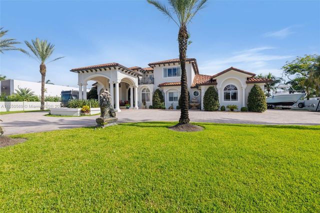 9861 NW 135th St, Hialeah Gardens, FL 33018