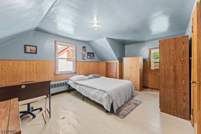 305 W Elm St, Linden City, NJ 07036